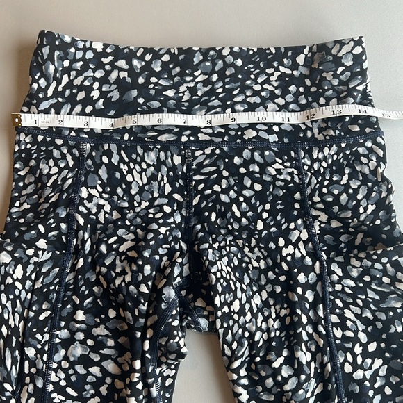 Athleta Crop Leggings with Side Pockets - Picture 8 of 10